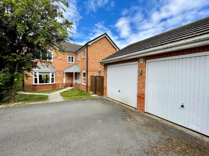 Applethwaite Gardens, Skelton, TS12 2WF