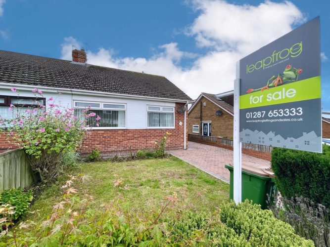Waveney Grove, Skelton, TS12 2LS