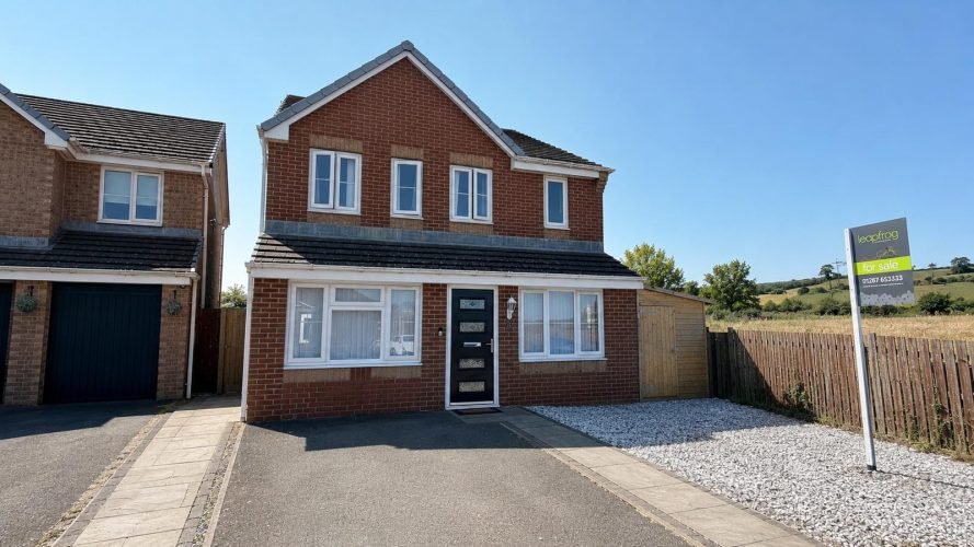 Greenside View, Boosbeck, TS12 3FE
