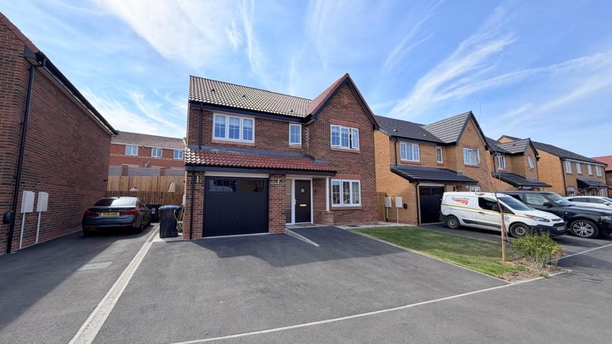 Dalston Close, Skelton, TS12 2AA