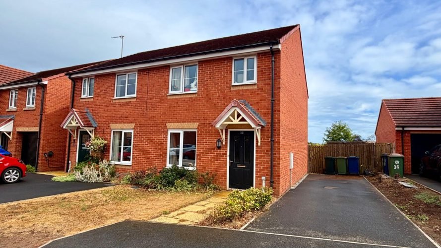 Crosthwaite Gardens, Skelton, TS12 2ZP