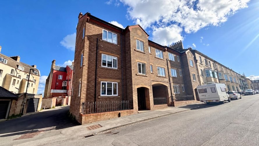 Flat 1, 21 Amber Street, Saltburn. TS12 2DT